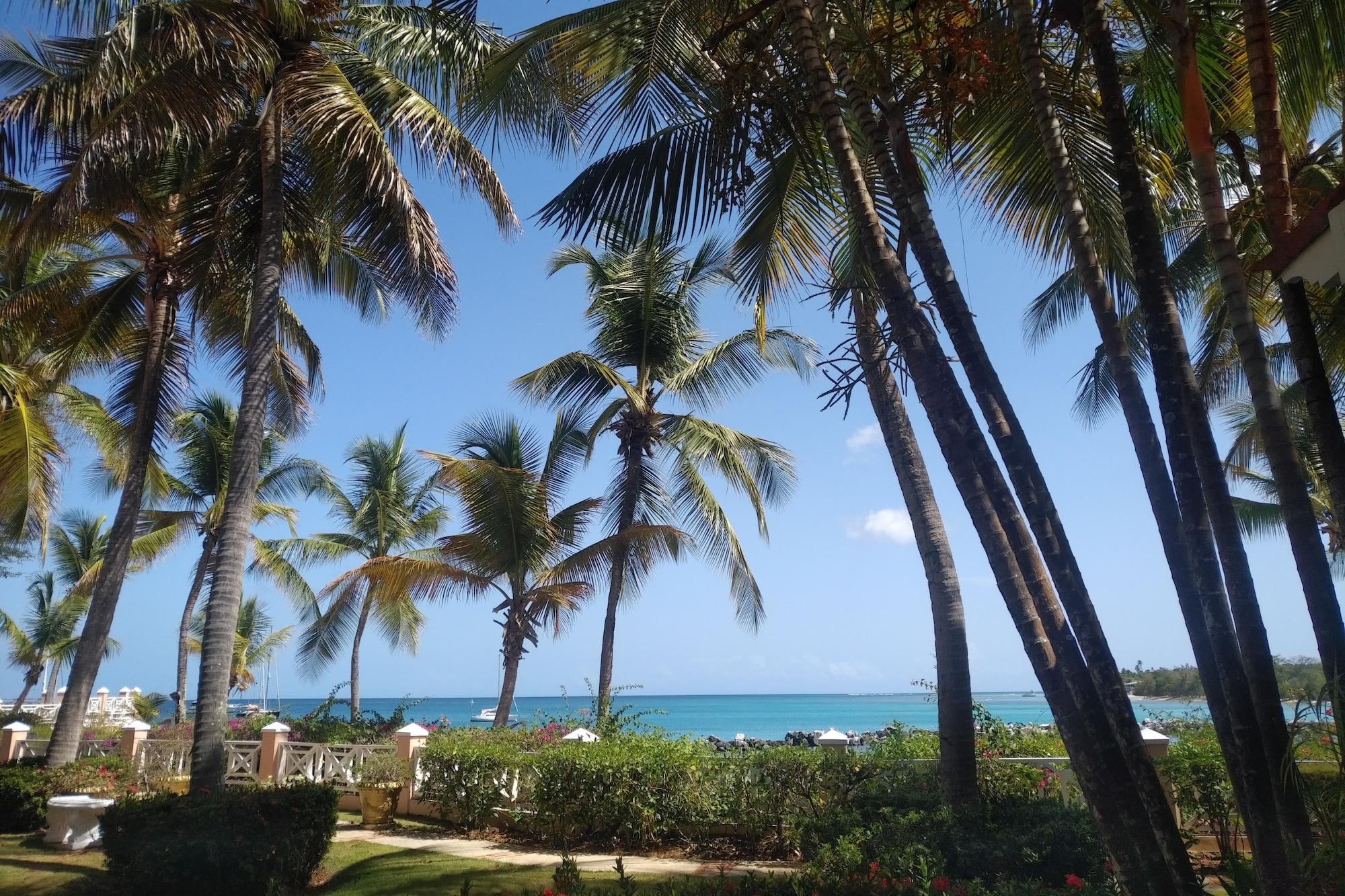 Coco Reef Resort & Spa Crown Point Exterior foto
