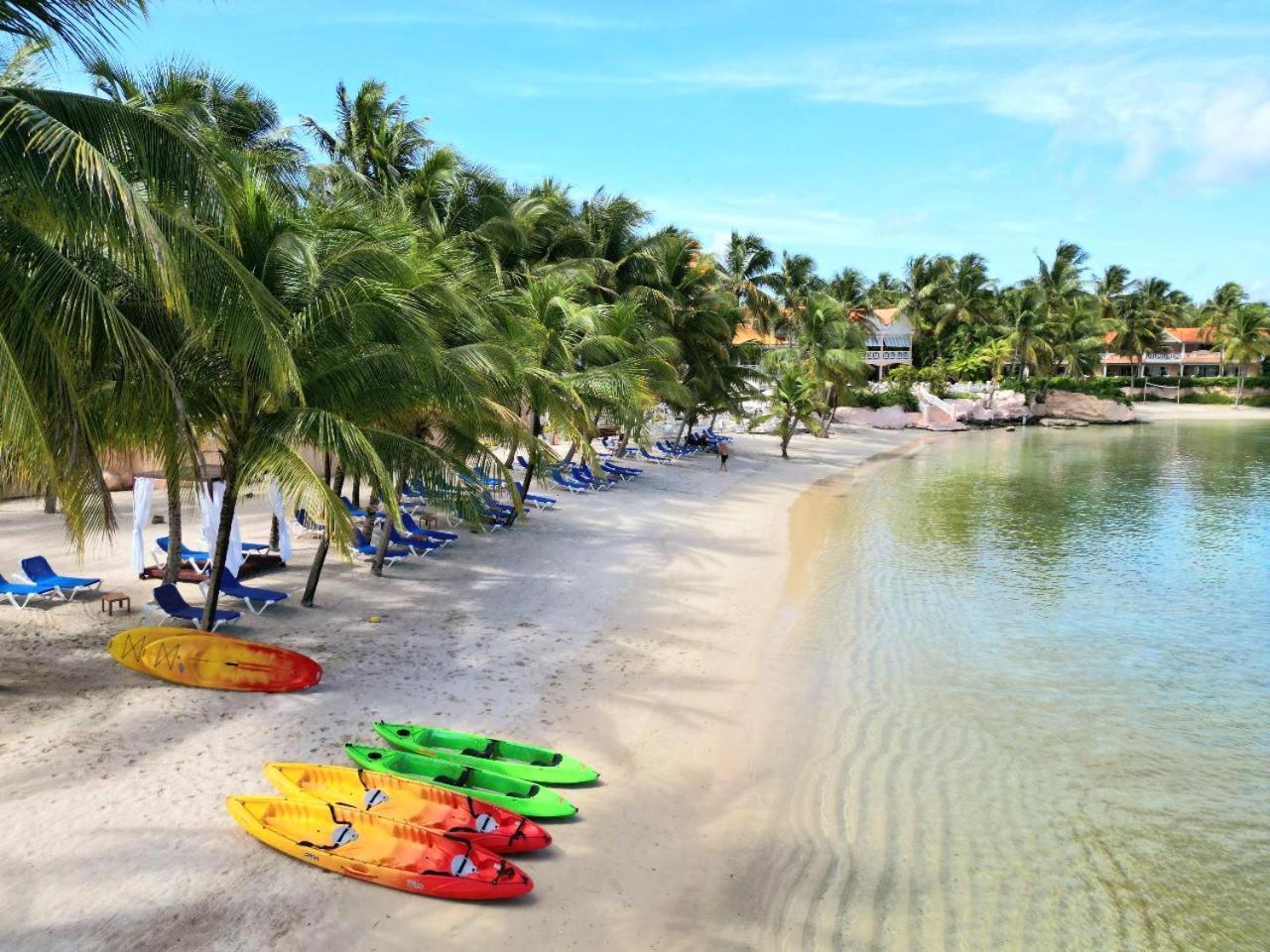 Coco Reef Resort & Spa Crown Point Exterior foto