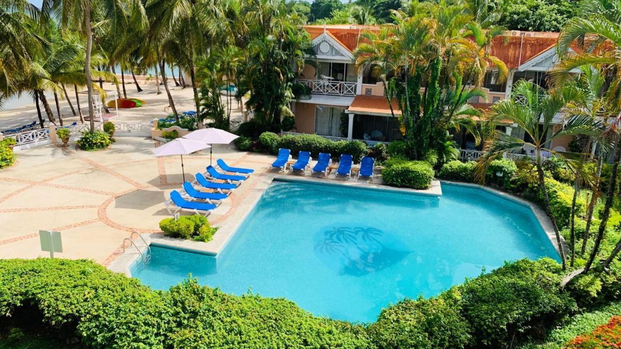 Coco Reef Resort & Spa Crown Point Exterior foto