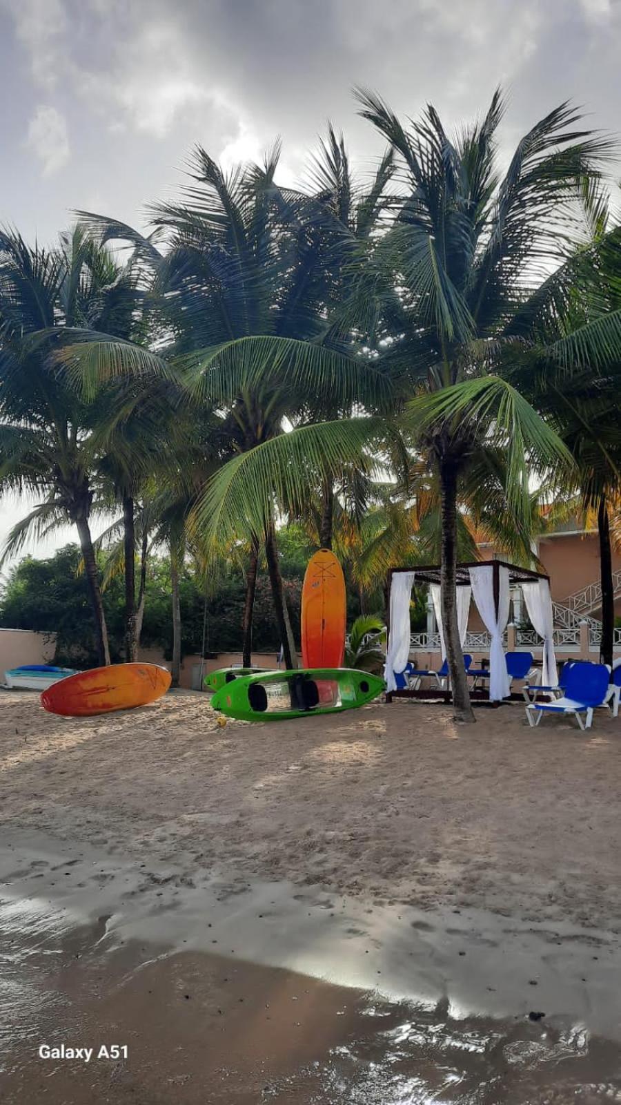Coco Reef Resort & Spa Crown Point Exterior foto