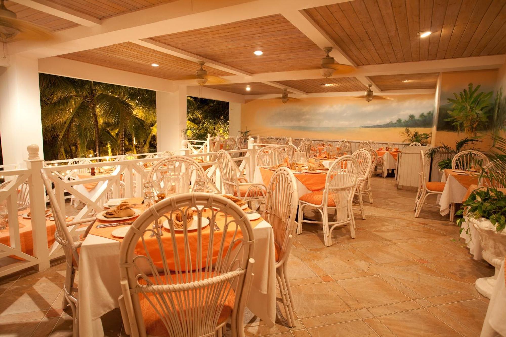 Coco Reef Resort & Spa Crown Point Exterior foto